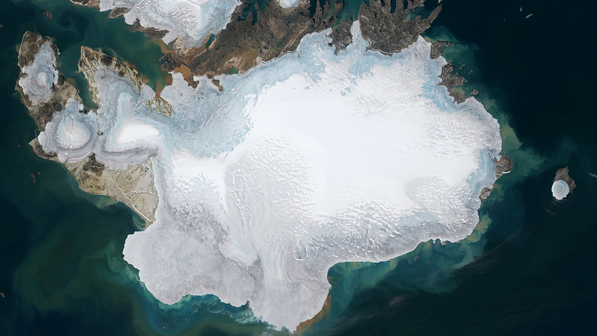 Optical imagery of Austfonna (Nordaustlandet) showcasing the ice cap ©Optical imagery of Austfonna (Nordaustlandet) showcasing the ice cap Optical imagery of Austfonna (Nordaustlandet) showcasing the ice cap